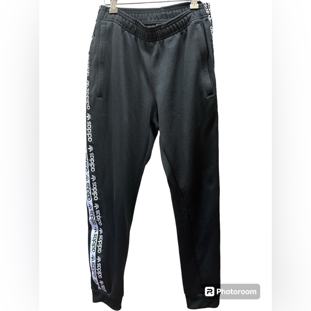 Adidas jogger small